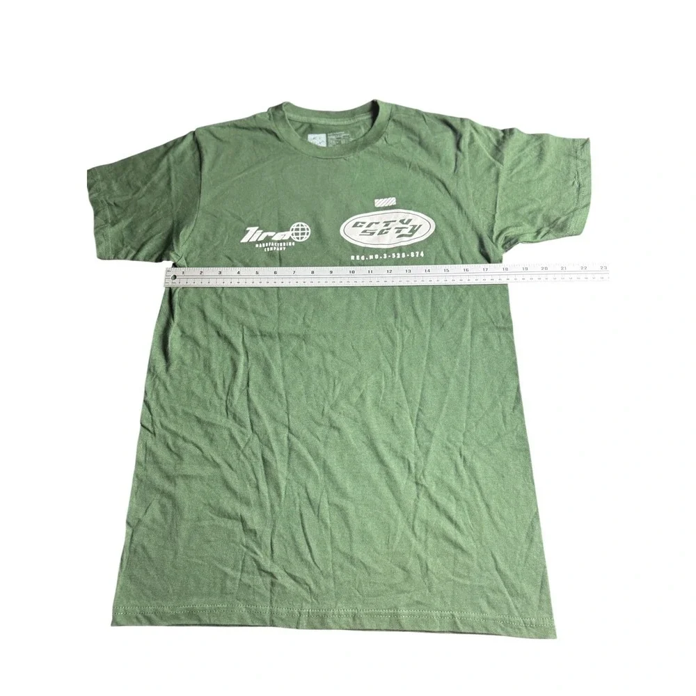 Kira Lira Manufacturing Company Graphic T-Shirt Green Mens Small Streetwear Tee
